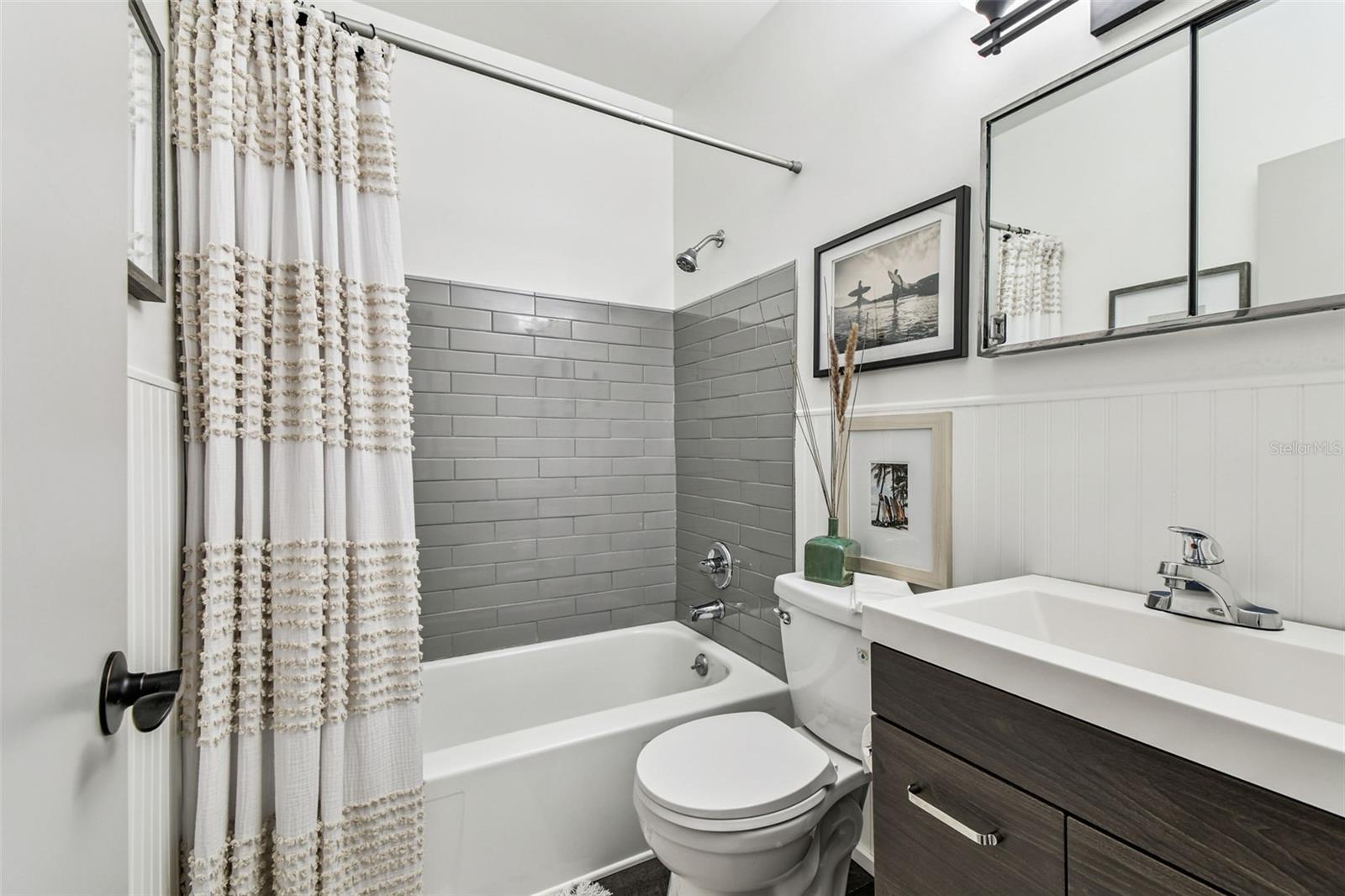 CLEARVIEW OAKS PARADISE - Residential