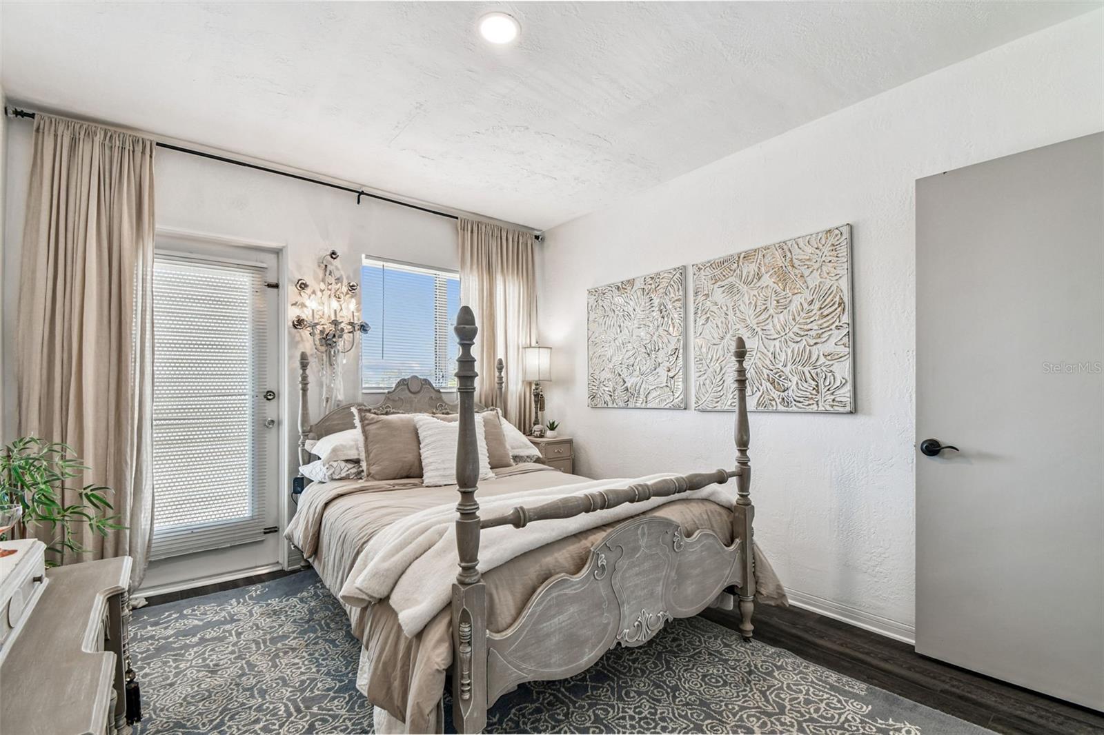 CLEARVIEW OAKS PARADISE - Residential