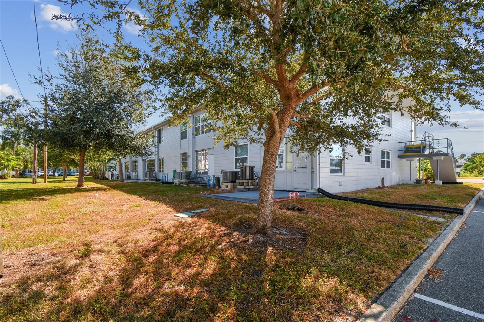 CLEARVIEW OAKS PARADISE - Residential