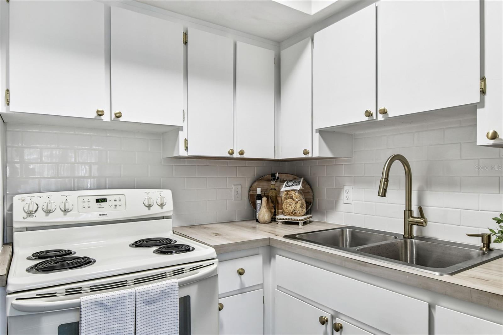 CLEARVIEW OAKS PARADISE - Residential