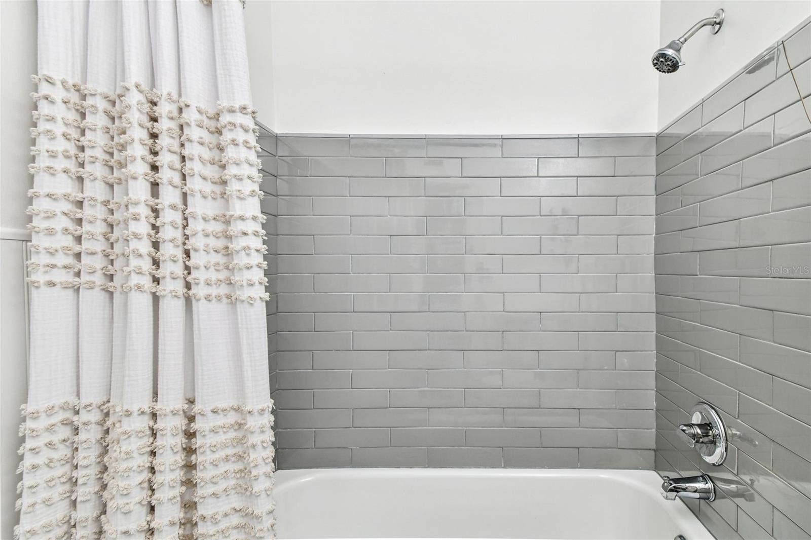 CLEARVIEW OAKS PARADISE - Residential