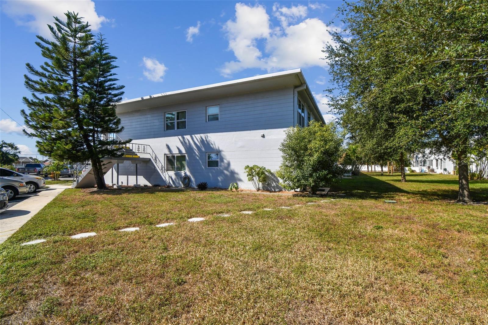 CLEARVIEW OAKS PARADISE - Residential