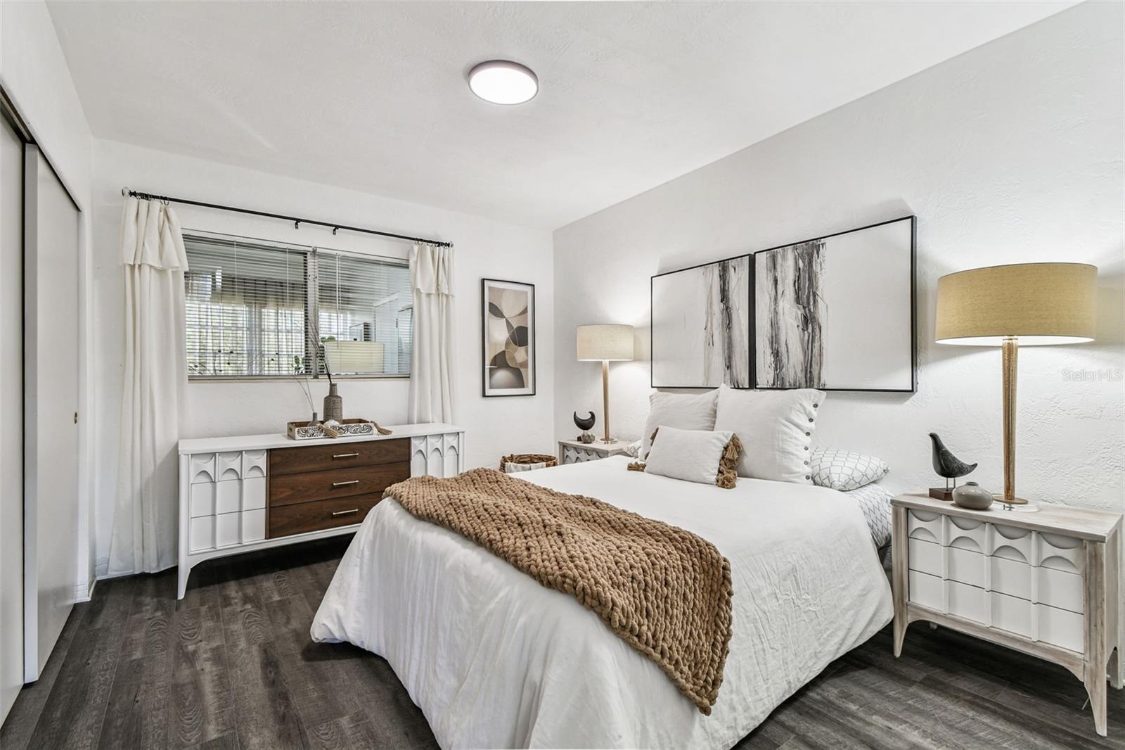 CLEARVIEW OAKS PARADISE - Residential