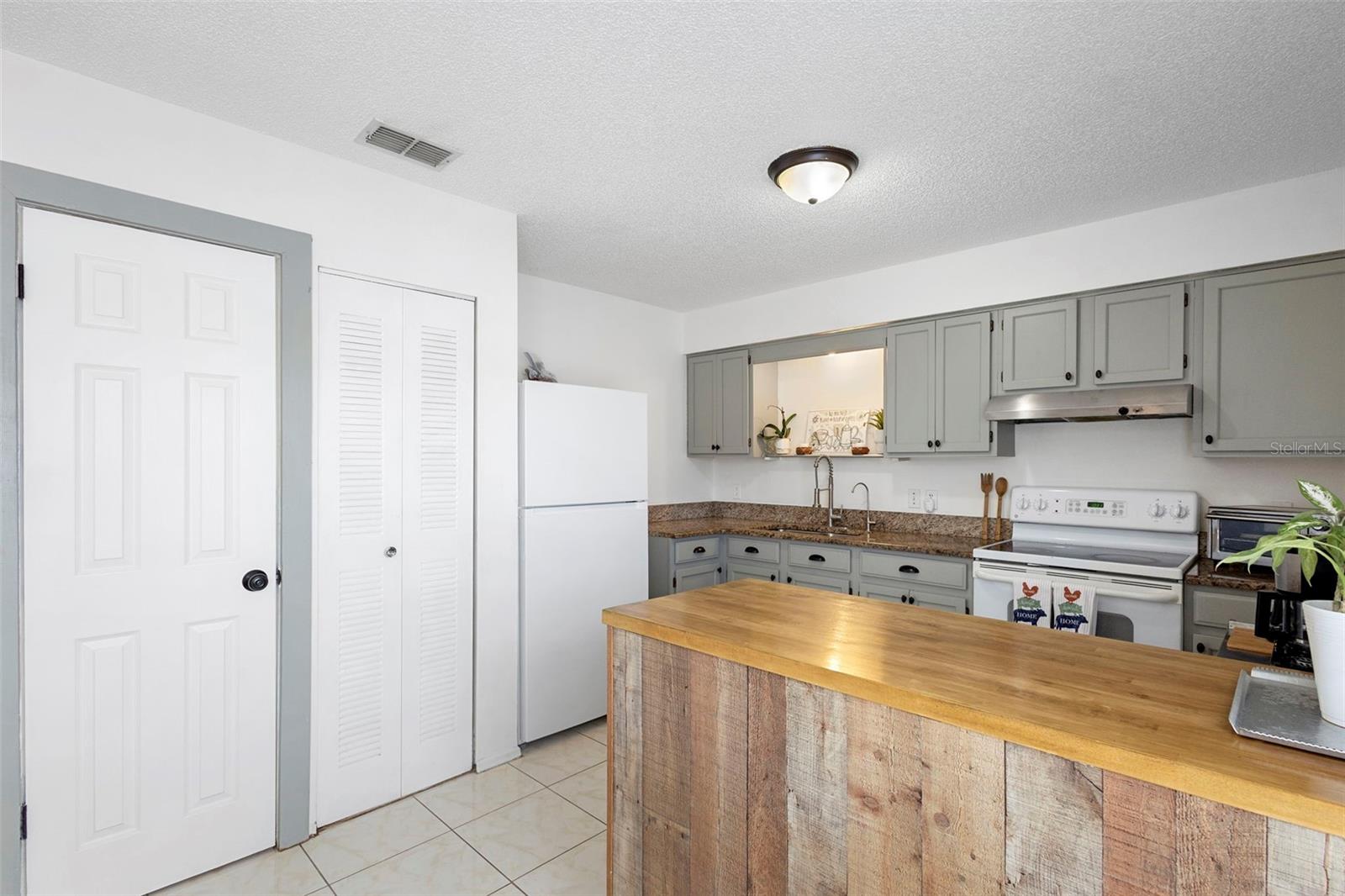 DELTONA LAKES UNIT 32 - Residential