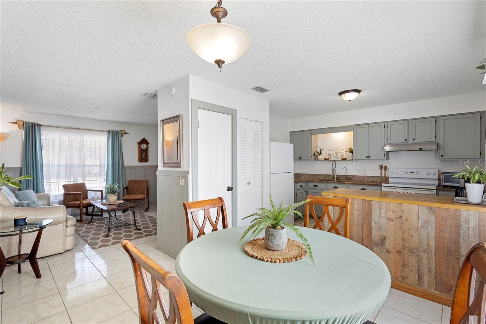 DELTONA LAKES UNIT 32 - Residential