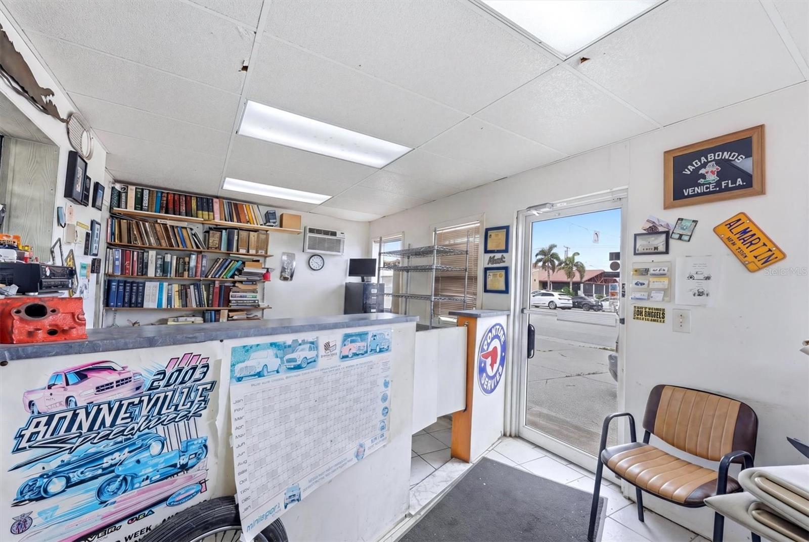 VENICE EDGEWOOD SEC OF - Commercial Sale