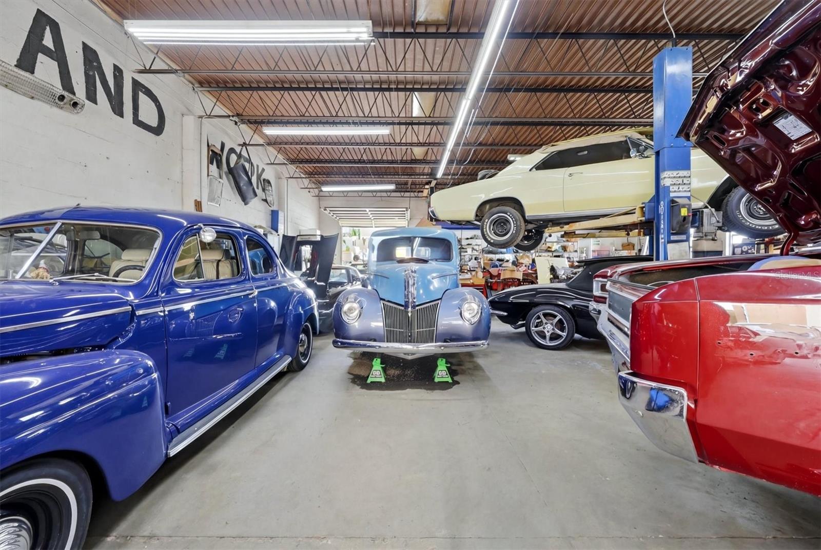 VENICE EDGEWOOD SEC OF - Commercial Sale
