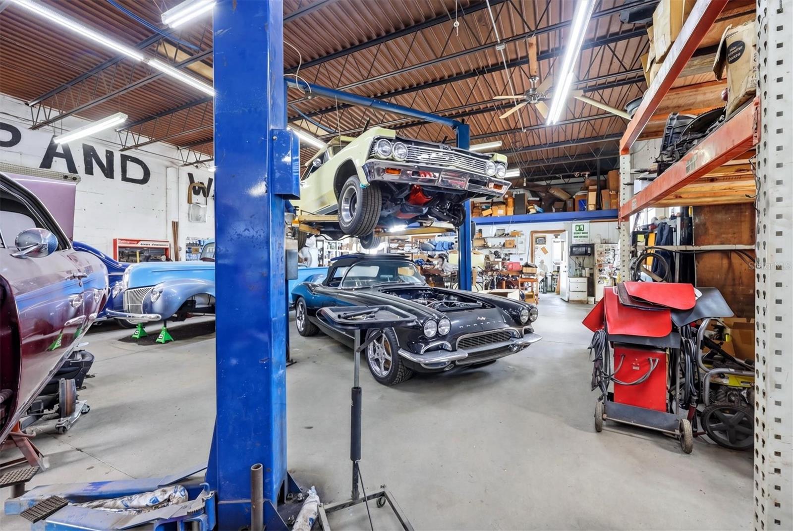 VENICE EDGEWOOD SEC OF - Commercial Sale