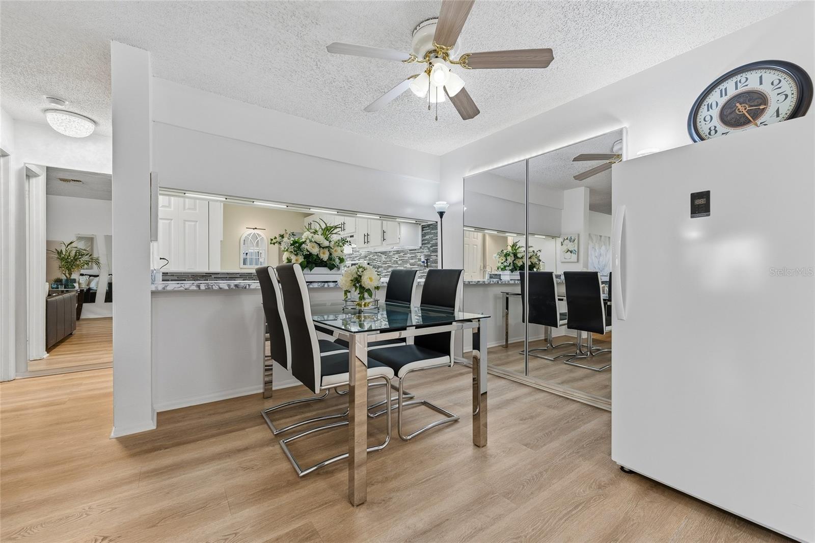652 KENWICK CIRCLE 105