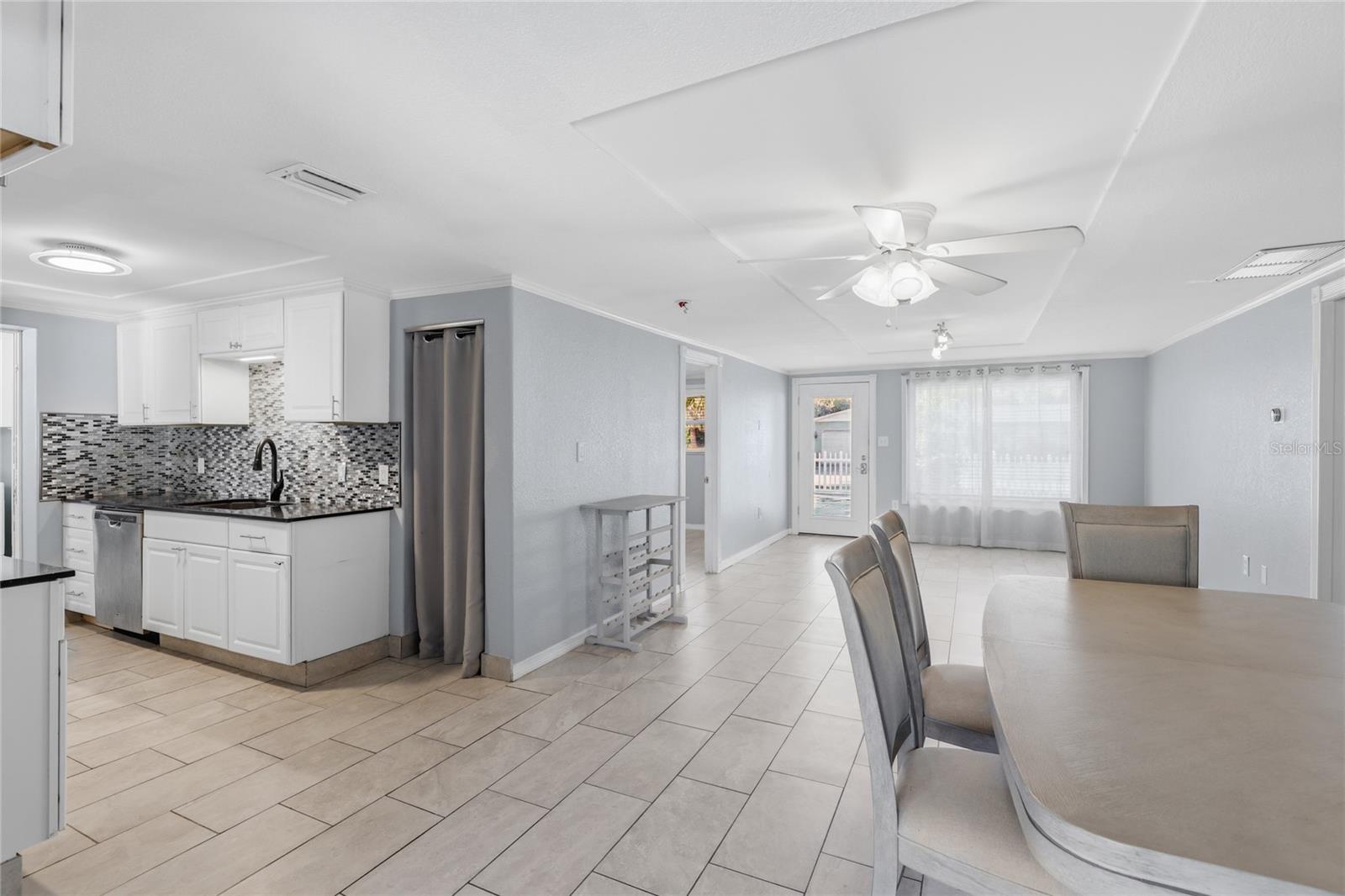 SOUTH VENICE - Residential