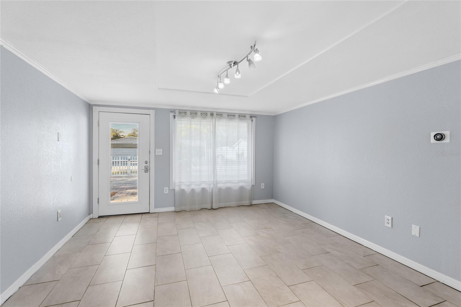 SOUTH VENICE - Residential