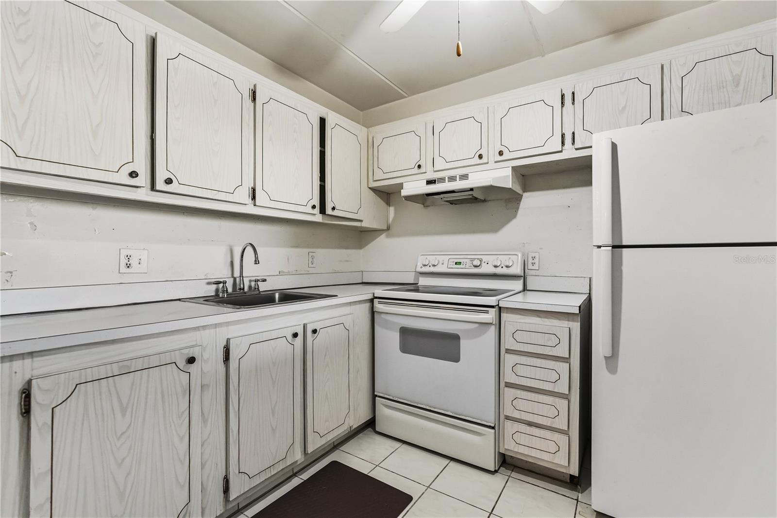 400 VILLAGE GREEN CIRCLE W 205