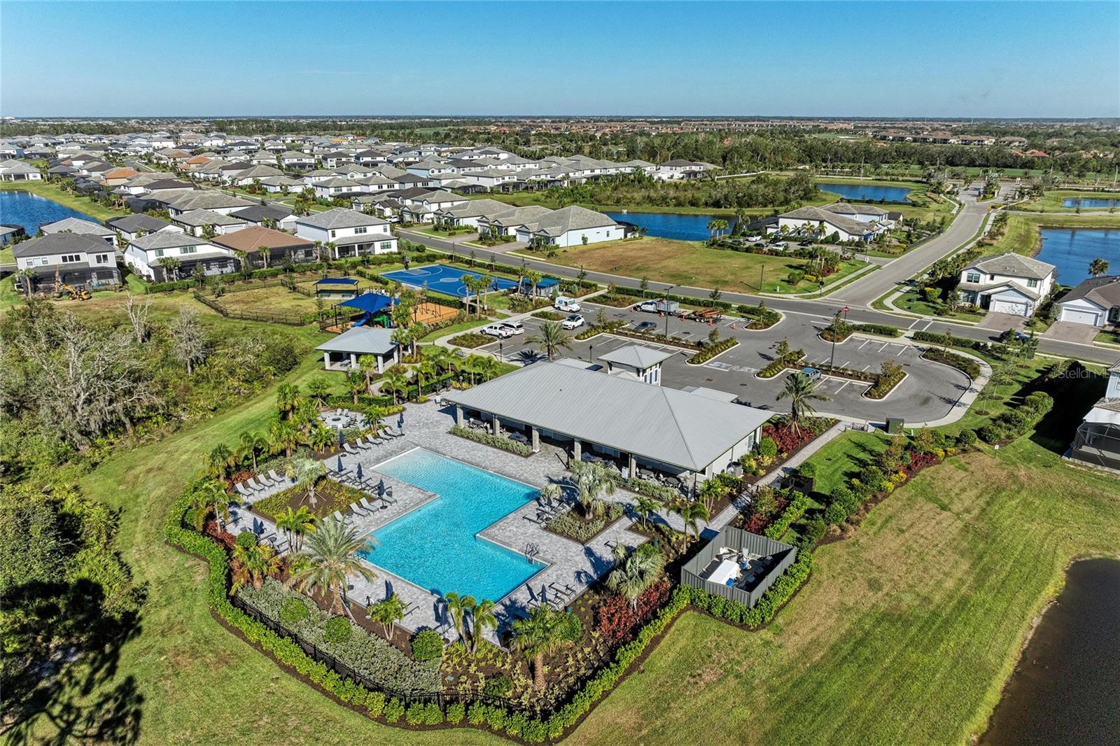 SAPPHIRE POINT PH IVA & IVB - Residential