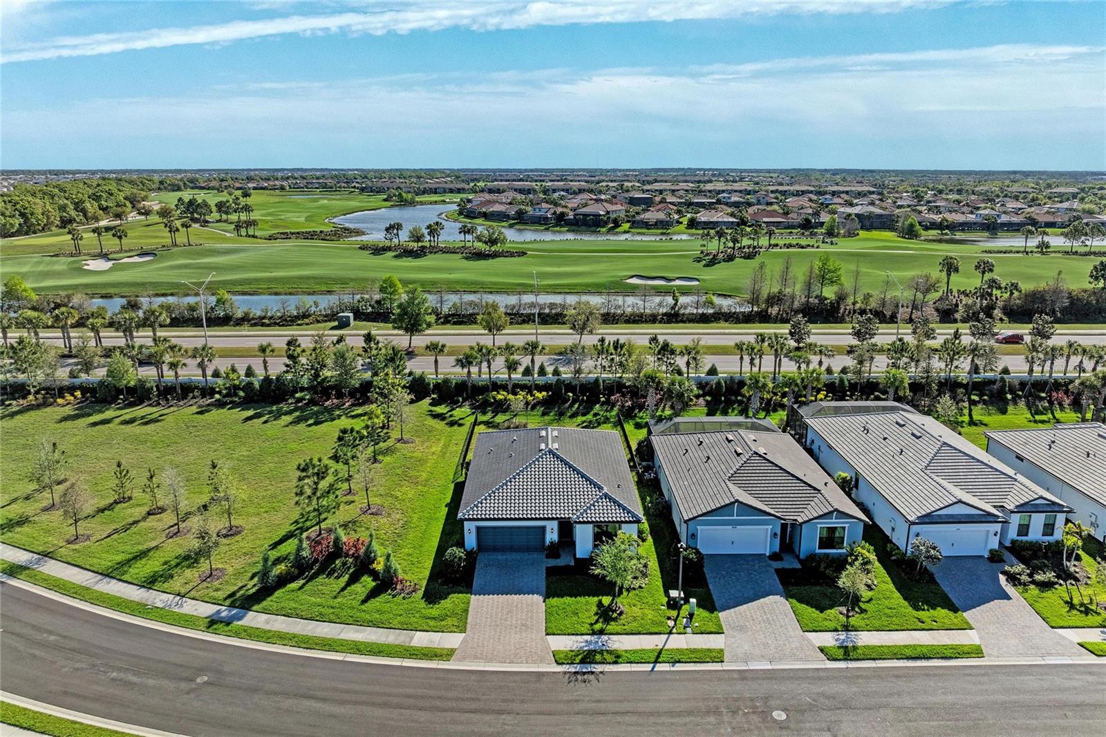 SAPPHIRE POINT PH IVA & IVB - Residential