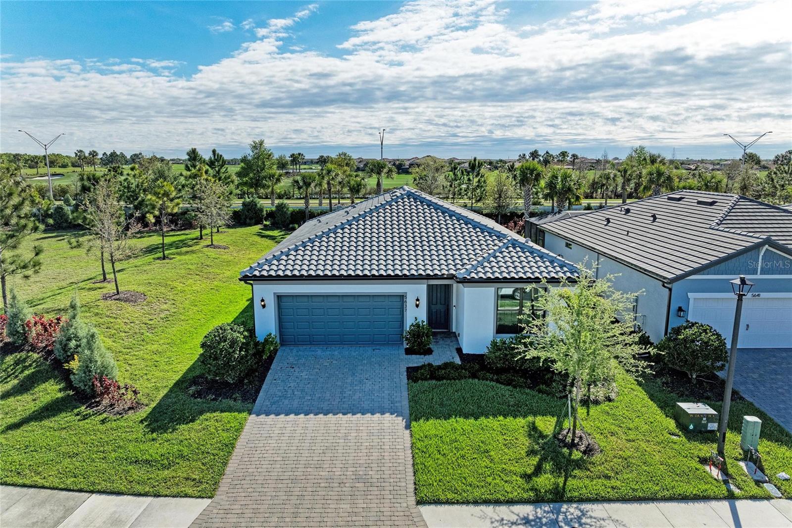 SAPPHIRE POINT PH IVA & IVB - Residential