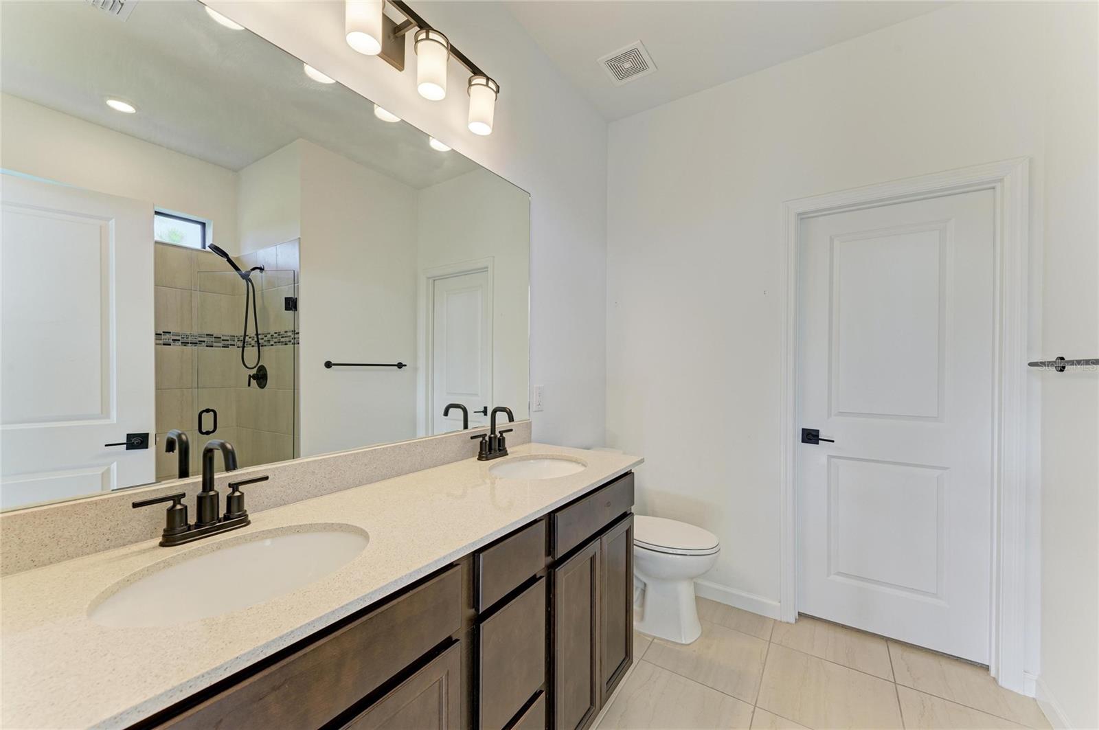 SAPPHIRE POINT PH IVA & IVB - Residential