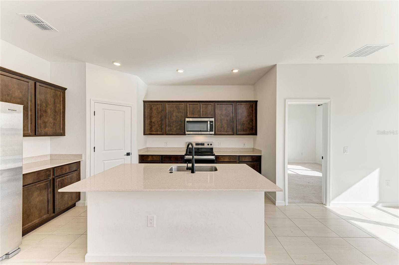 SAPPHIRE POINT PH IVA & IVB - Residential