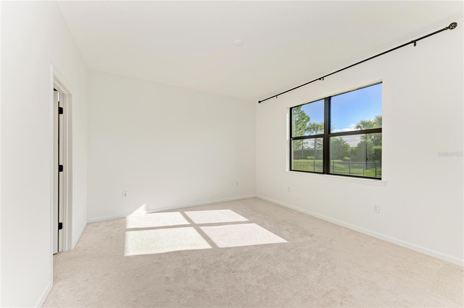 SAPPHIRE POINT PH IVA & IVB - Residential