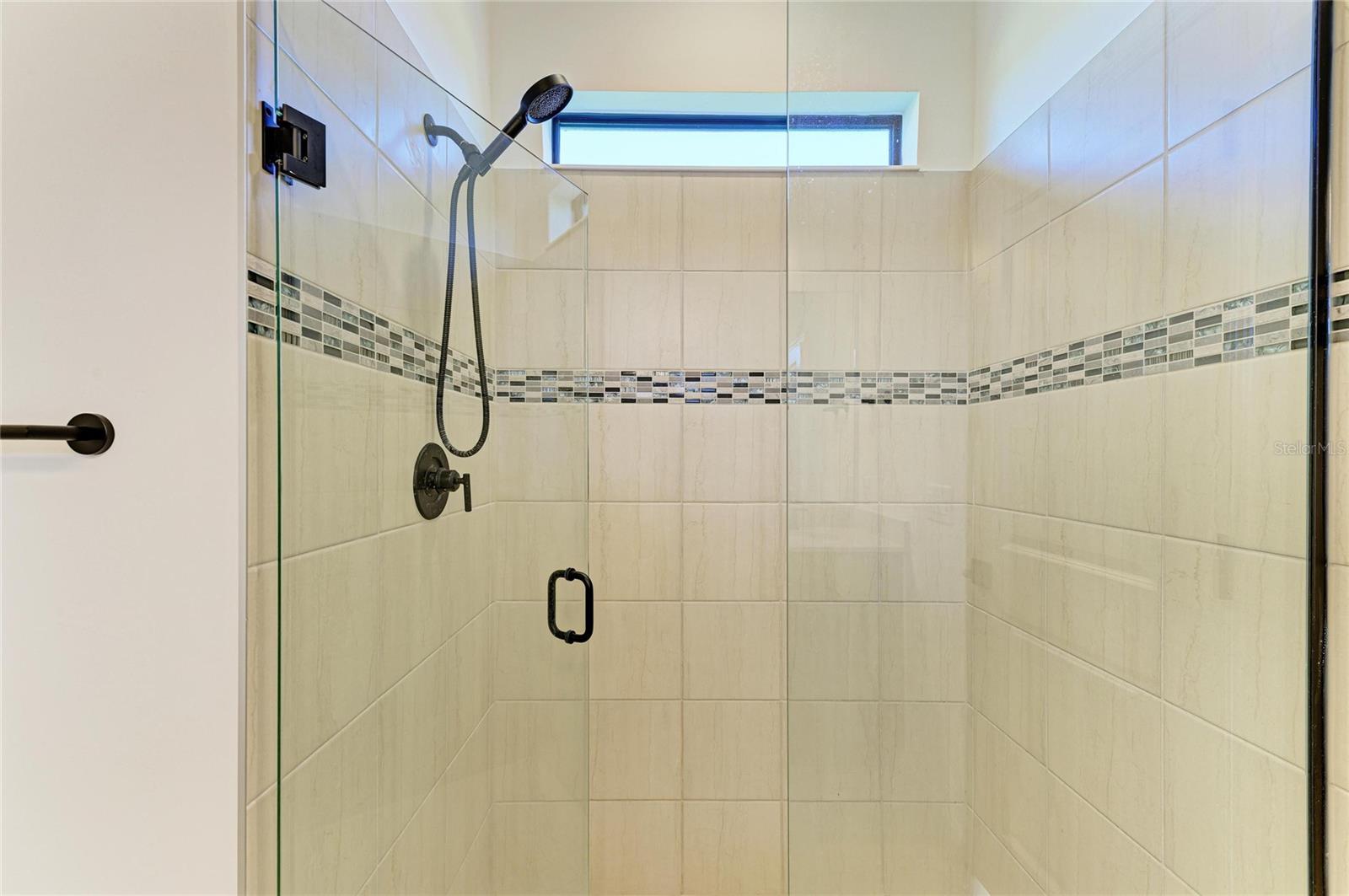 SAPPHIRE POINT PH IVA & IVB - Residential