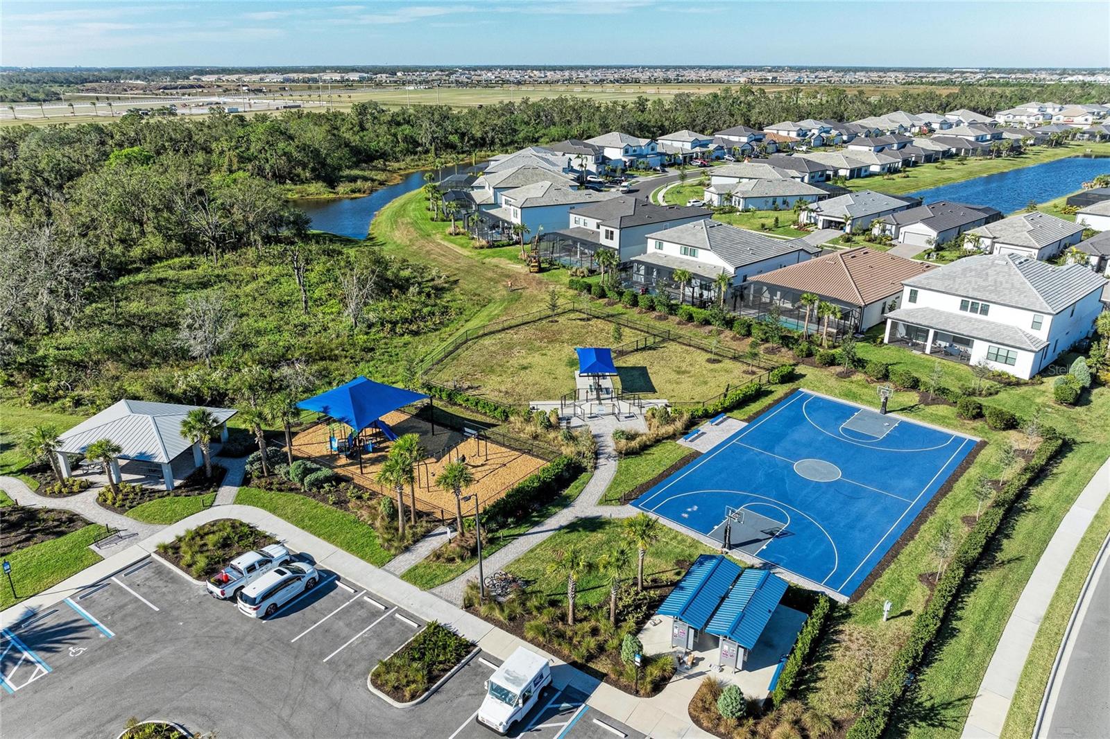 SAPPHIRE POINT PH IVA & IVB - Residential