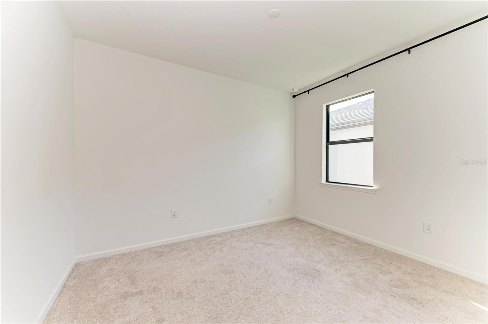 SAPPHIRE POINT PH IVA & IVB - Residential