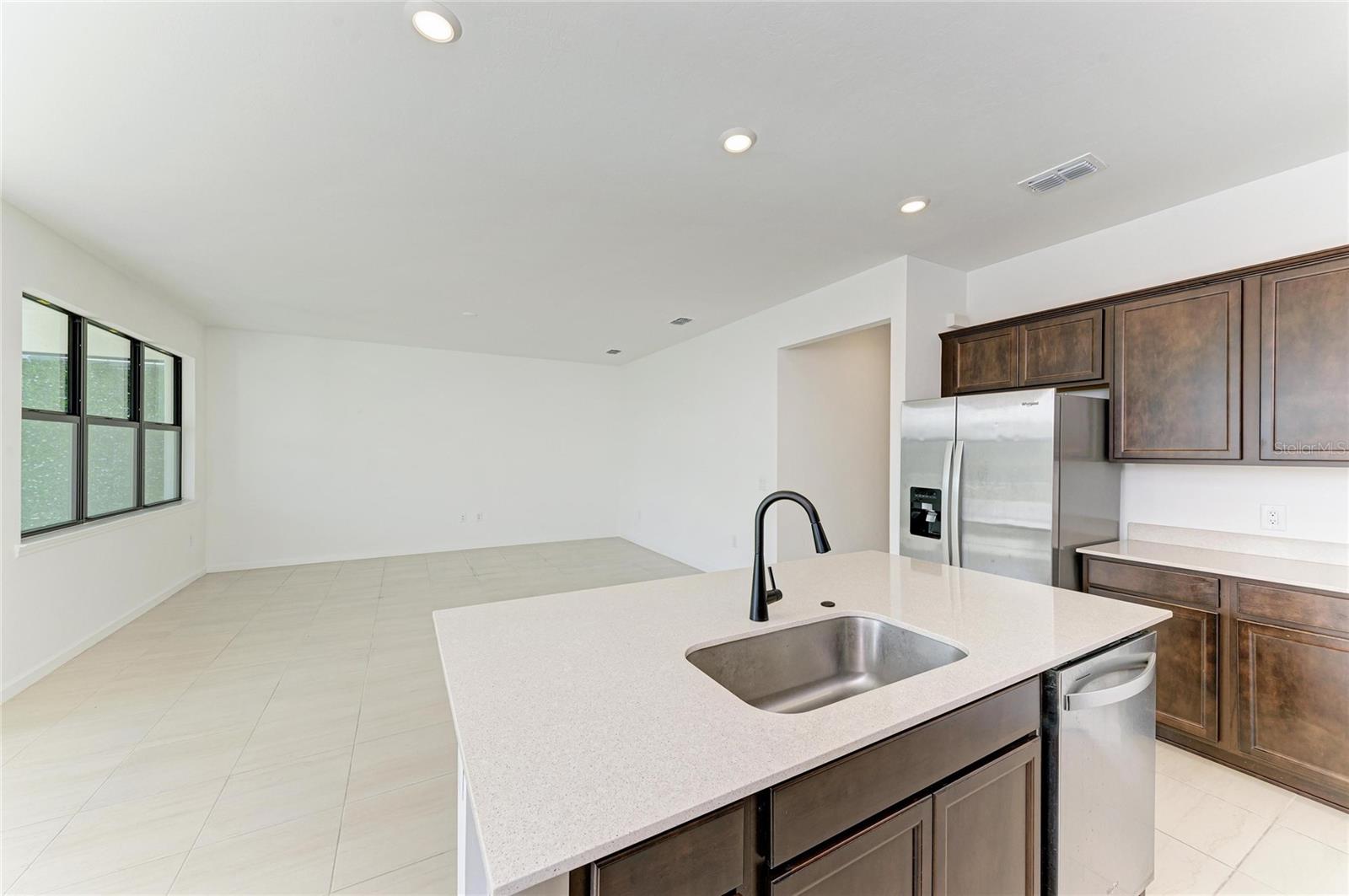 SAPPHIRE POINT PH IVA & IVB - Residential