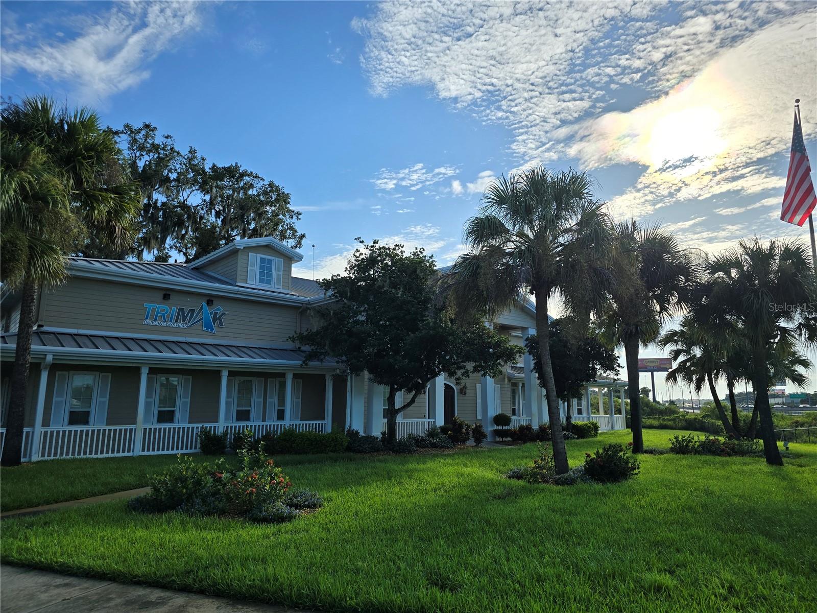 Great opportunity to own a well kept commercial/industrial parcel near Interstate-4.