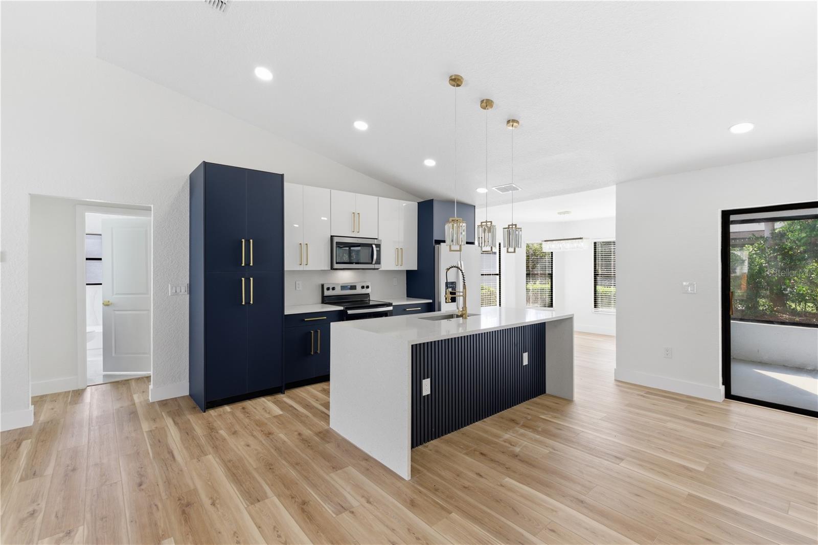 SPRING HILL - Residential