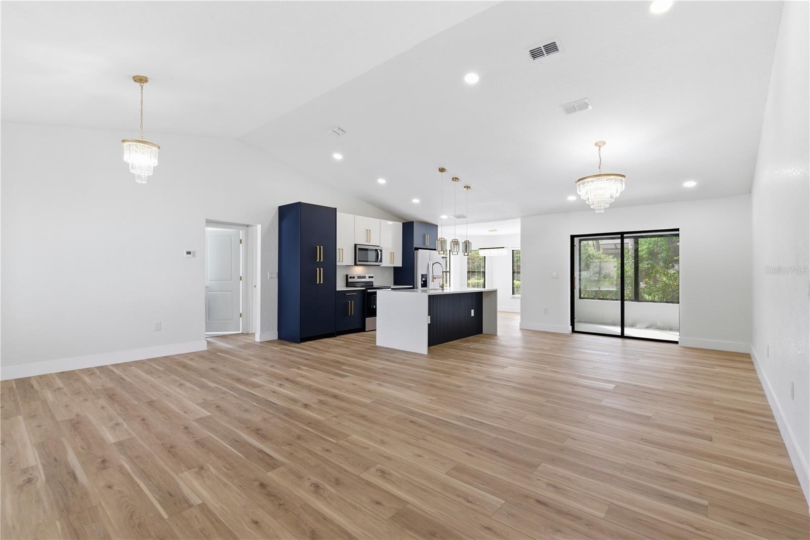 SPRING HILL - Residential