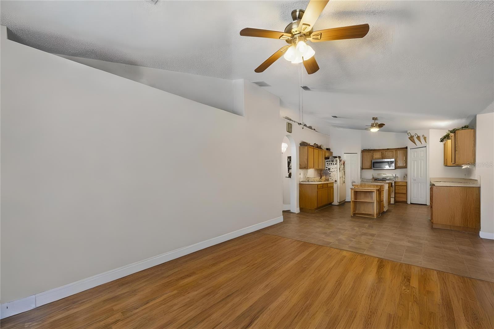 SPRING HILL - Residential