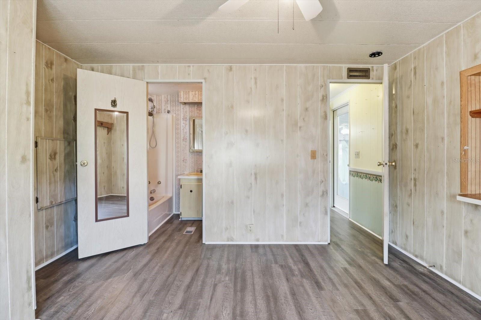 AERO ESTATES/CRYSTAL CREST - Residential