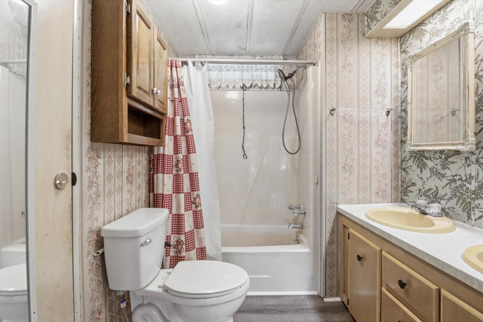 AERO ESTATES/CRYSTAL CREST - Residential