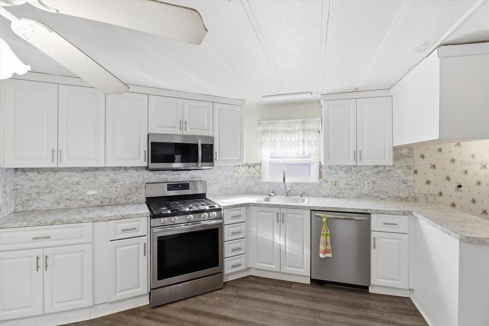 AERO ESTATES/CRYSTAL CREST - Residential