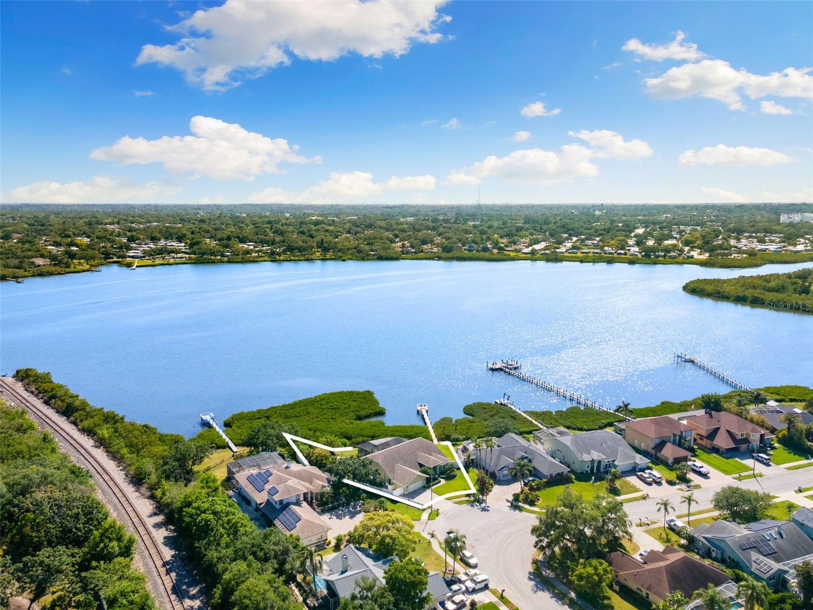 BAYS END - Residential