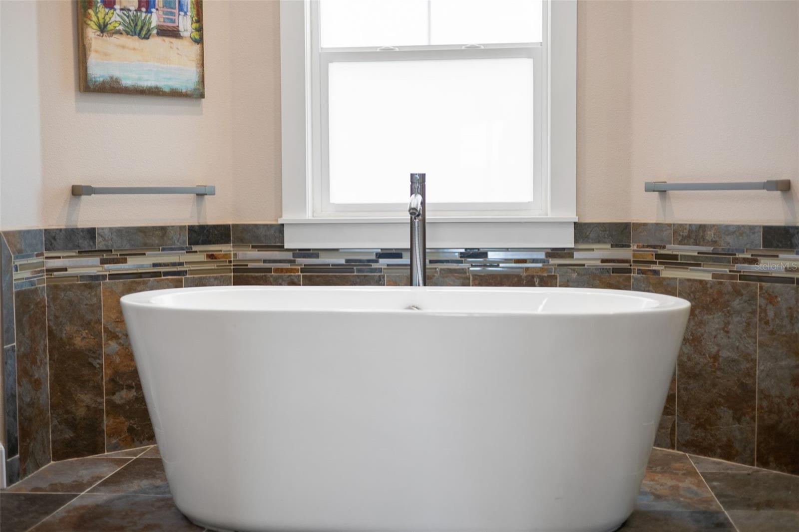 BAYS END - Residential