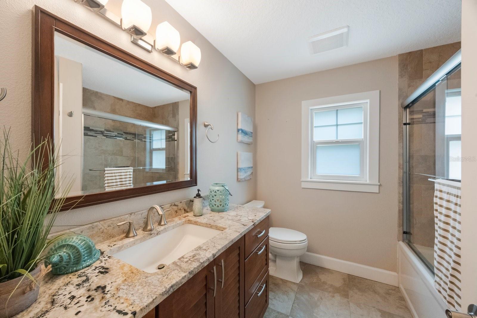 BAYS END - Residential