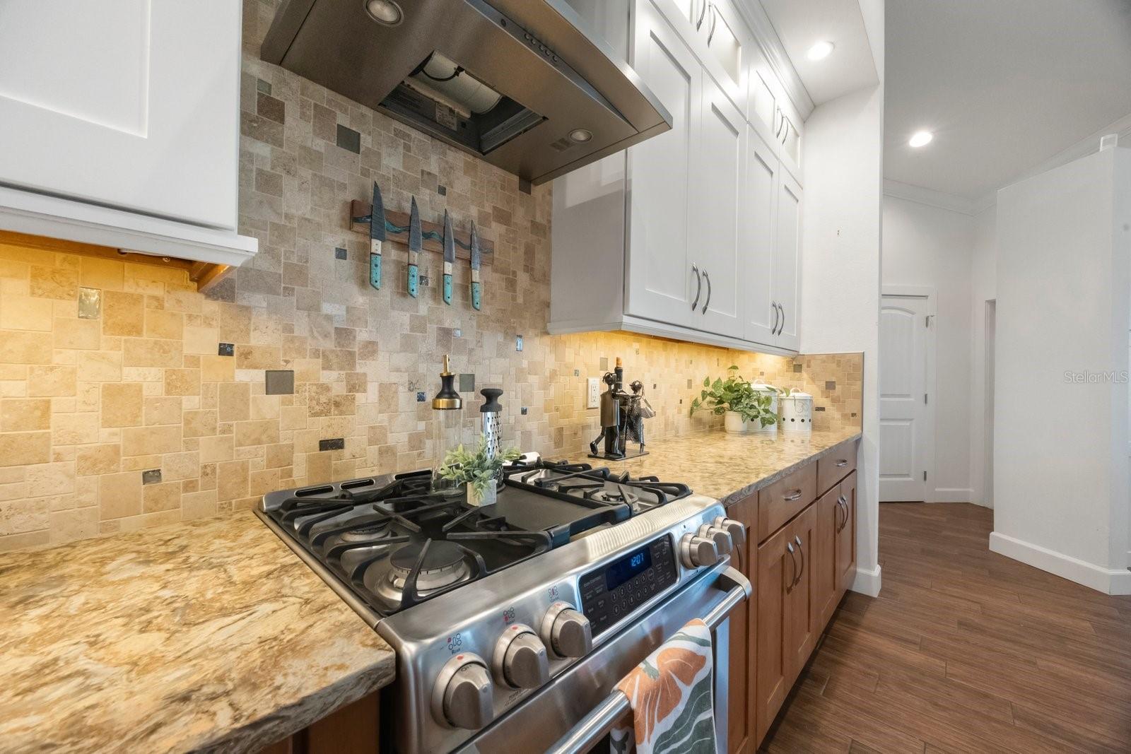 BAYS END - Residential