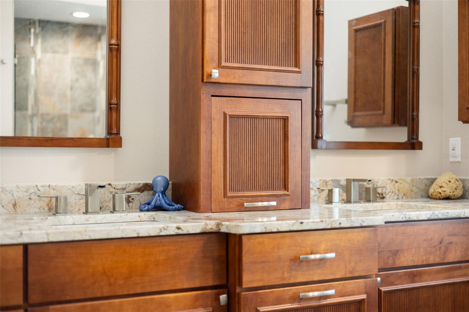 BAYS END - Residential