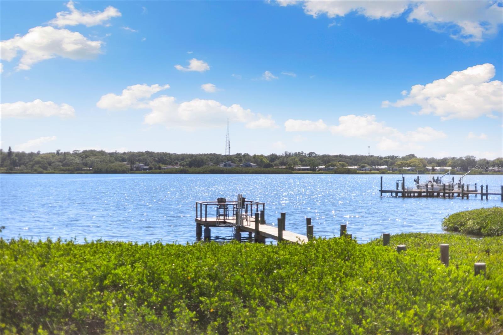 BAYS END - Residential