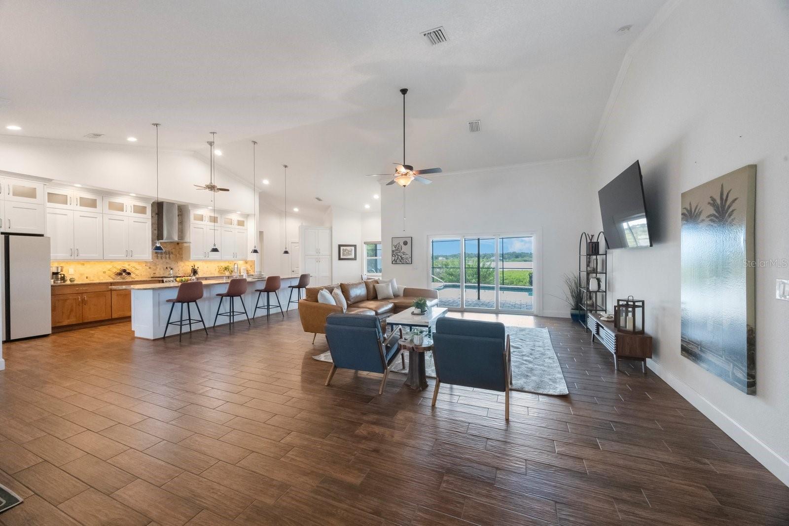 BAYS END - Residential