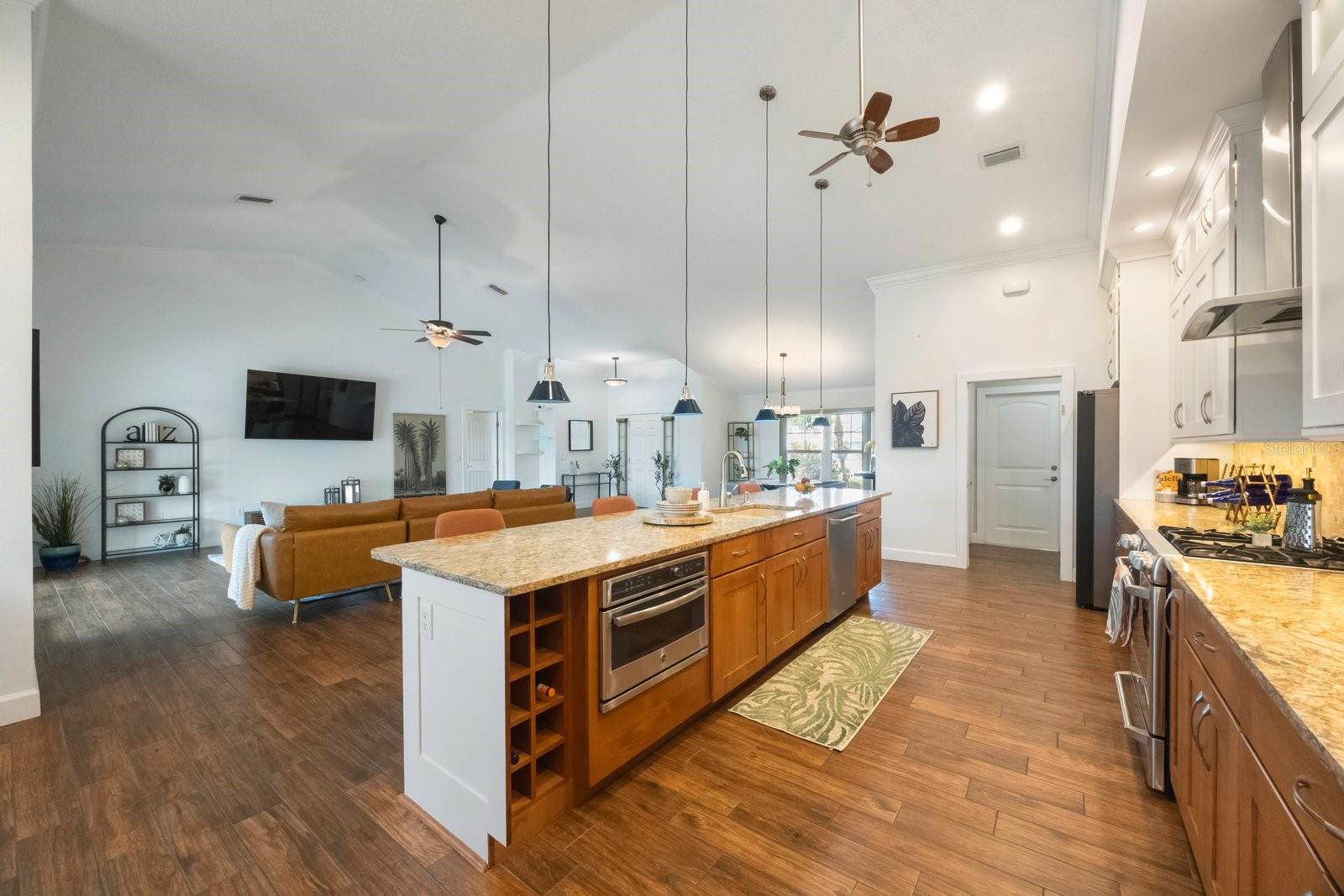 BAYS END - Residential