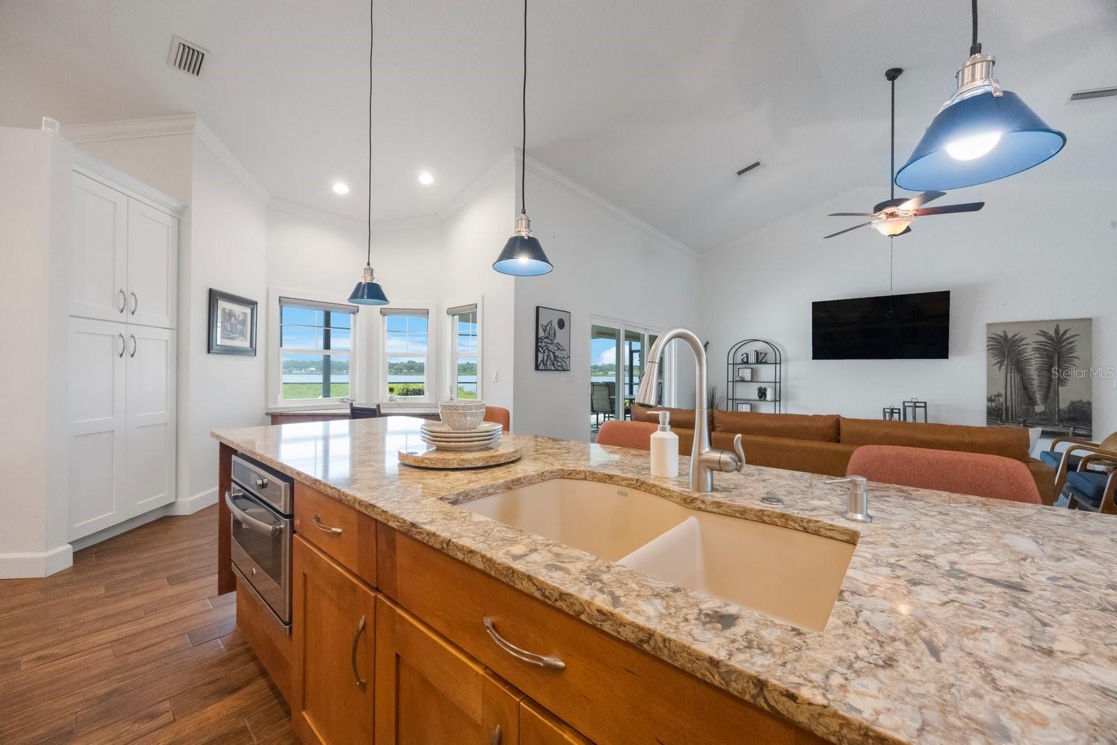 BAYS END - Residential