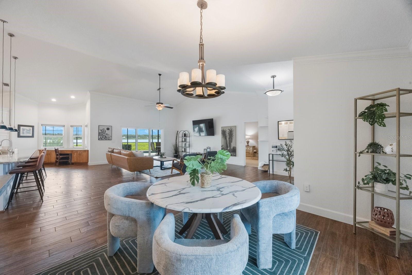 BAYS END - Residential