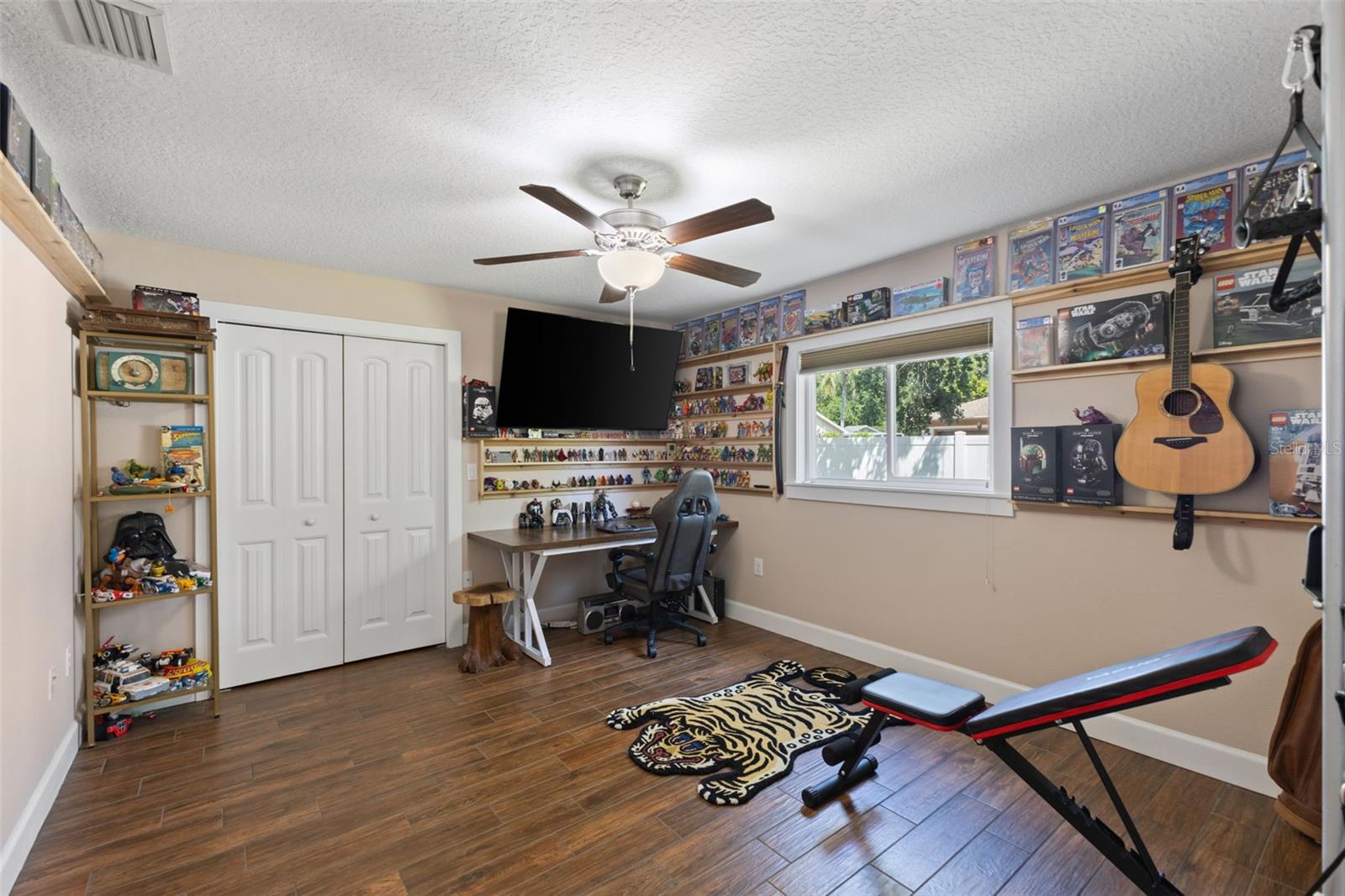 BAYS END - Residential