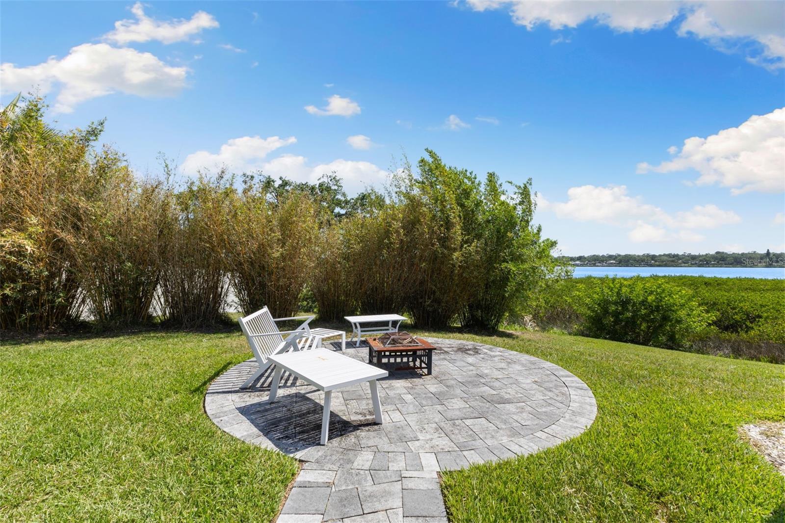 BAYS END - Residential