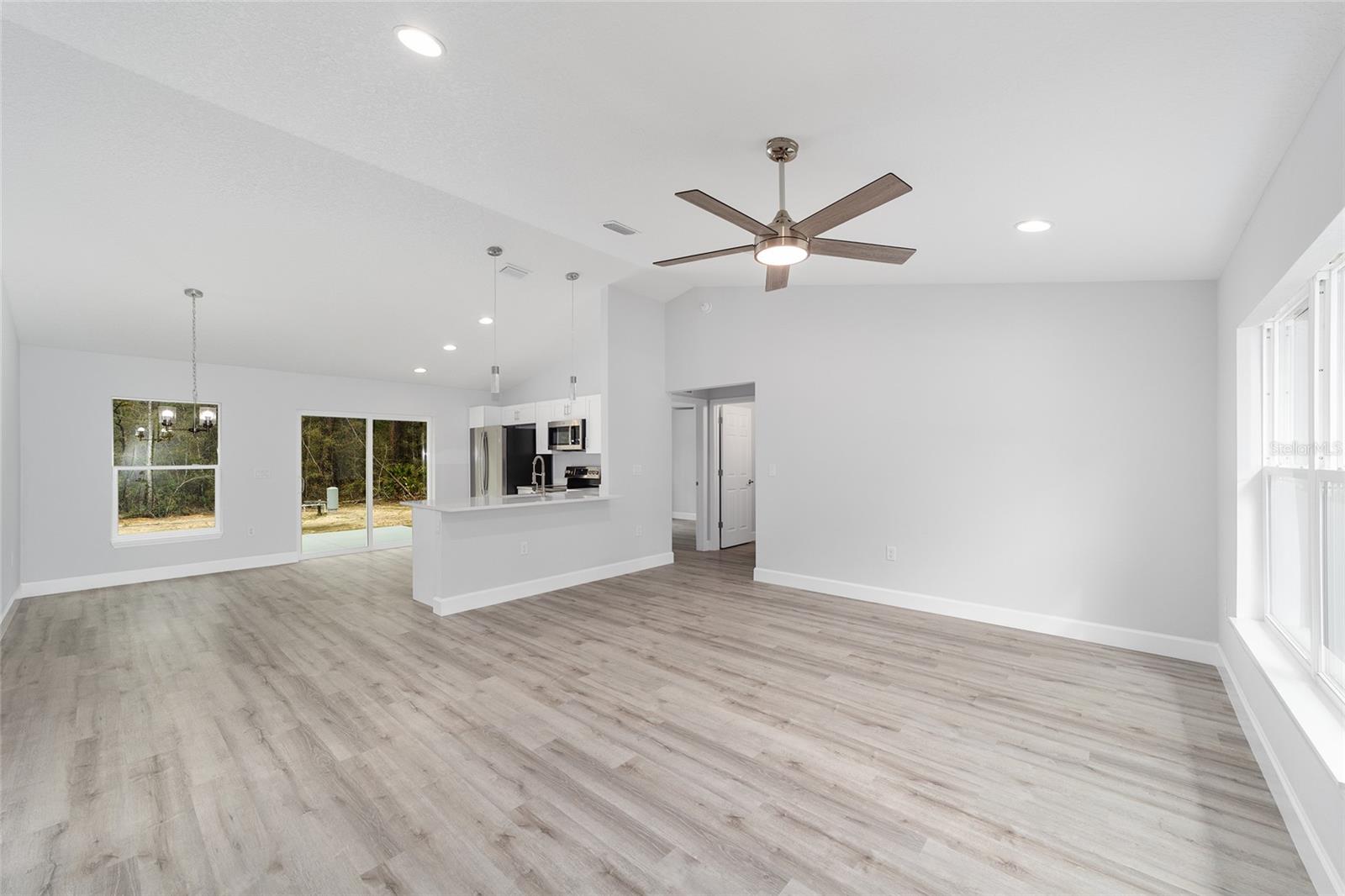 RAINBOW LAKES ESTATE - Residential