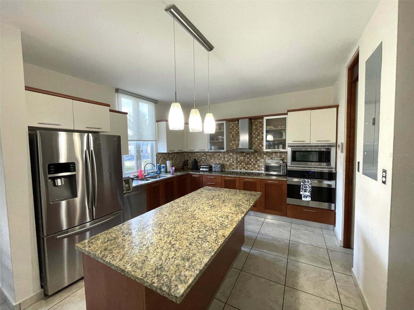 PASEO LOS CORALES II - Residential