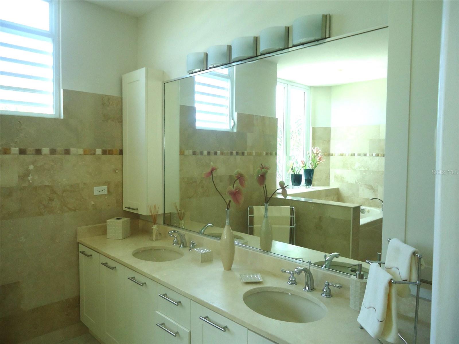 PASEO LOS CORALES II - Residential