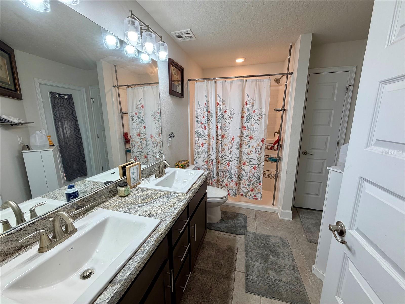 LEESBURG ASHTON WOODS - Residential