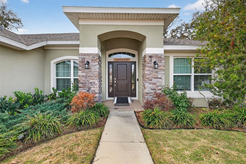 Photo of 2225 Angel Fish Loop, Leesburg, FL 34748 (MLS # G5107440)